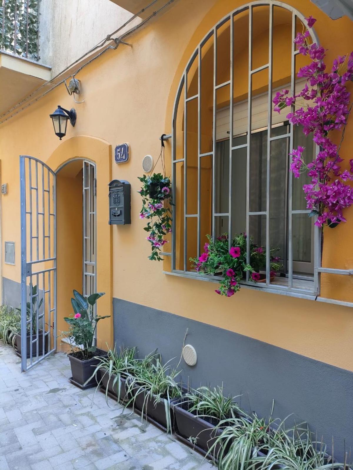 Апартаменты La Casa Di Bianca Кальтаджироне Экстерьер фото